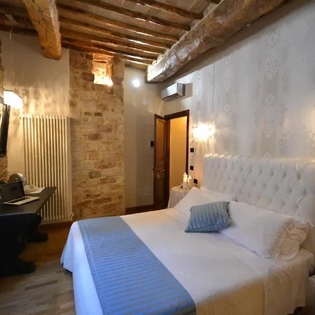 Brizi Bed and Breakfast 4*